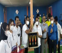 Wakil Bupati Rokan Hilir, H Sulaiman membuka secara resmi Turnamen Badminton Kejuaraan Piala Bergilir. 